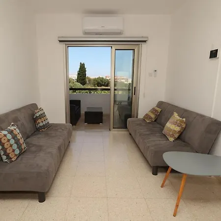 Modern 2br With Balcony & Wifi, * Paralímni